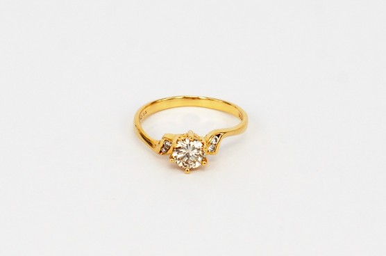 18K YG Diamond Ring