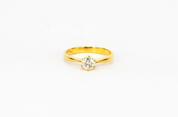 18K YG Diamond Ring