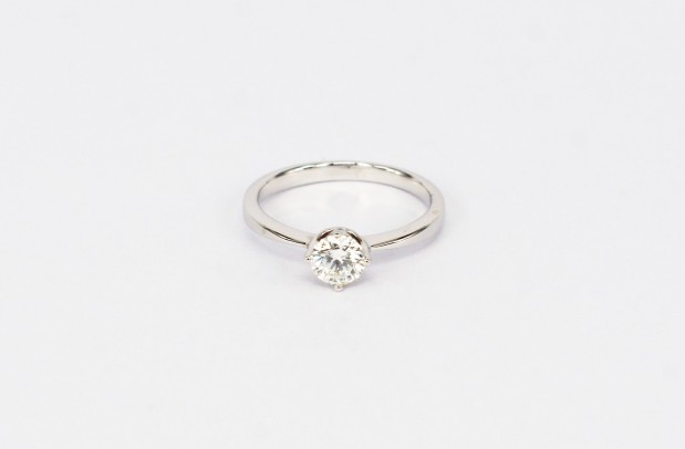 18K WG Diamond Ring