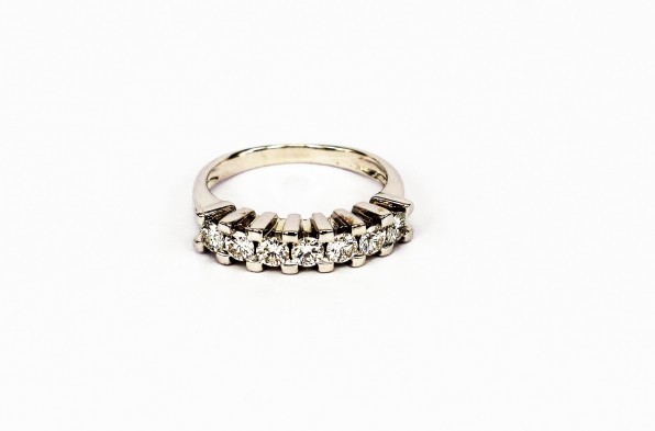 18K WG Diamond Ring