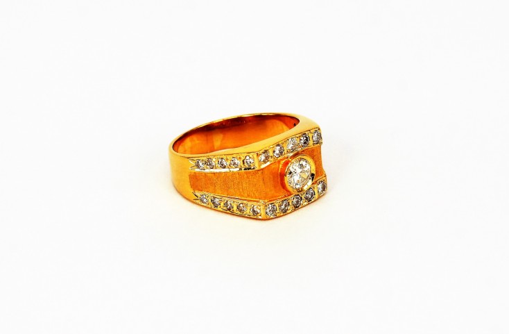 20K YG Diamond Ring