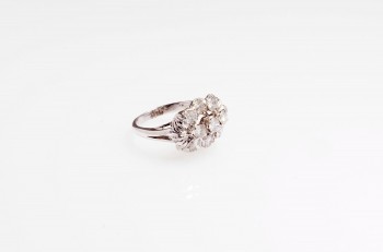 PT900 WG Diamond Ring