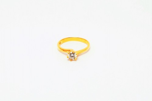 18K YG Diamond Ring