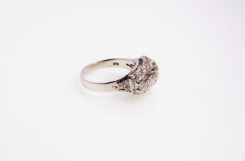 9K WG Diamond Ring