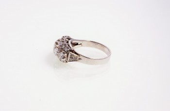 9K WG Diamond Ring