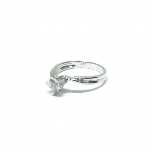 18K WG Diamond Ring