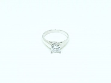 18K WG PRINCESS CUT DIAMOND RING