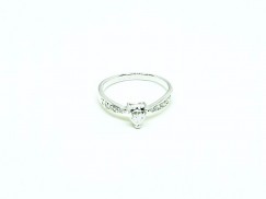 18K WG DIAMOND RING