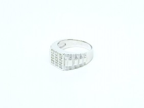 18K WG Diamond Ring