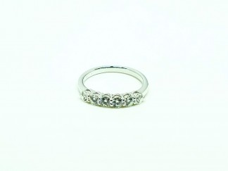 18K WG 6PCS DIAMOND RING