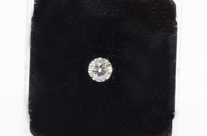 *Loose Diamond