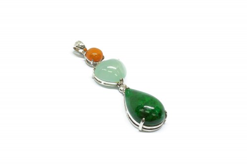 *18K WG DIA JADE PENDANT