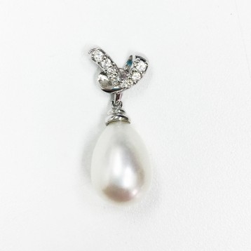18K WG PEARL DIAMOND PENDANT