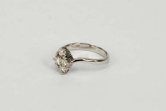 18K WG Diamond Ring