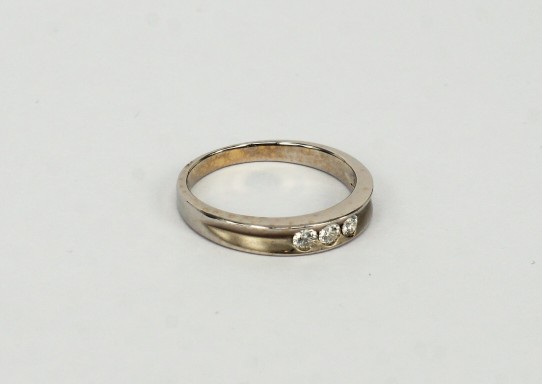 18K WG Diamond Ring