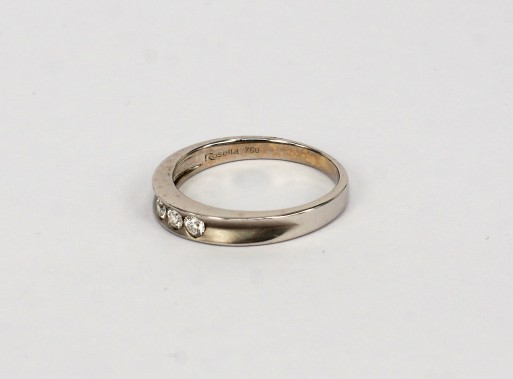 18K WG Diamond Ring