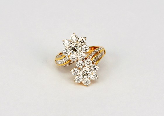 18K YG Diamond Ring